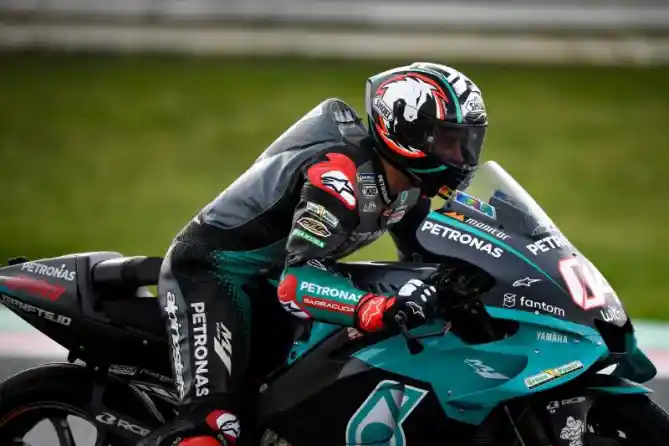 Andrea Dovizioso Petronas Yamaha SRT