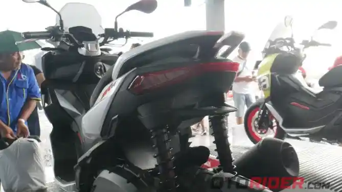 Aprilia SR GT 200