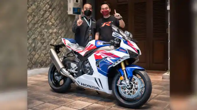 Arya Seta, Konsumen Pertama Honda CBR1000RR-R Fireblade SP 30th Anniversary