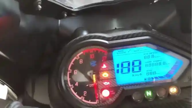 Bajaj Pulsar 220F 2021