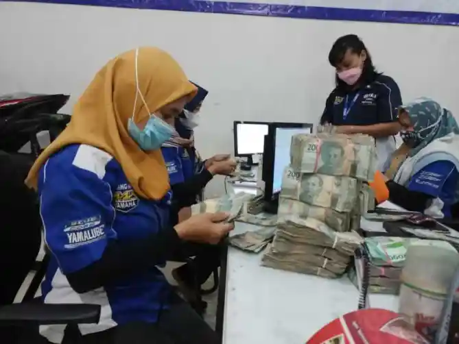 Beli XMax pakai uang pecahan