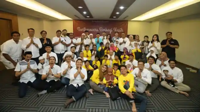 Berbagi Kasih, Komunitas NorthMovers Ajak Anak Yatim Piatu Berkeliling Kota