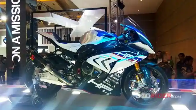 BMW HP4 Race