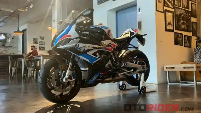 BMW M1000RR