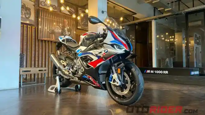 BMW M1000RR