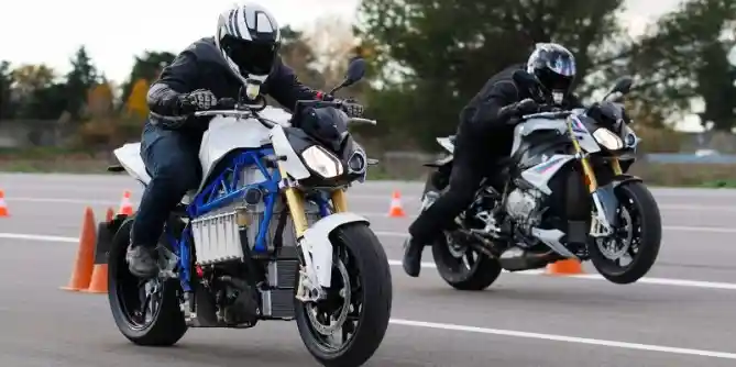 BMW Motorrad e-Power Roadster