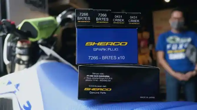 Busi NGK x Sherco