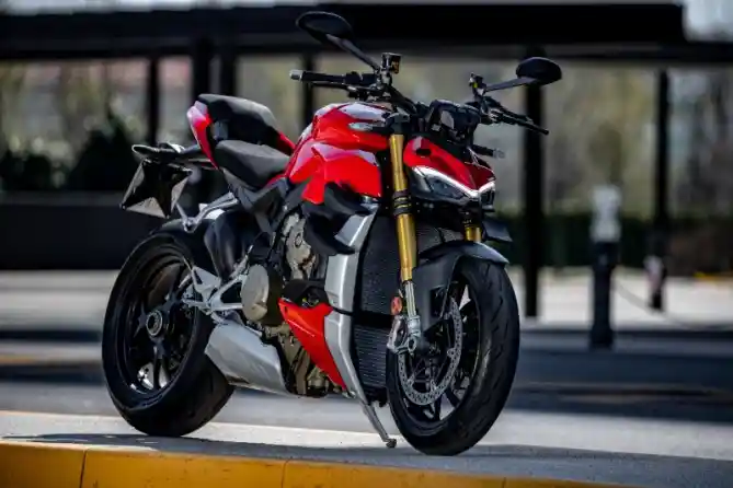 Ducati Streetfighter V4