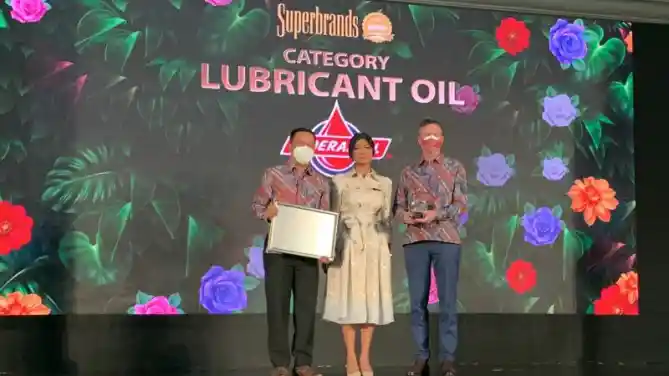 Federal Oil Raih Penghargaan Superbrand's Award