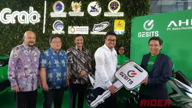 Grab Indonesia Gesits dan PCX Electric