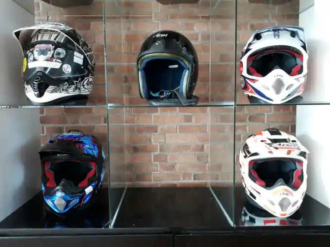 Helm Arai