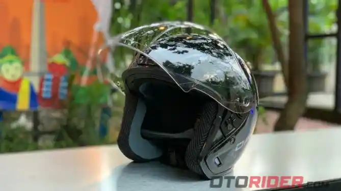 Helm berteknologi bluetooth OASE Rider