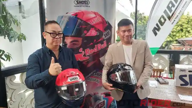 Helm Shoei X-15