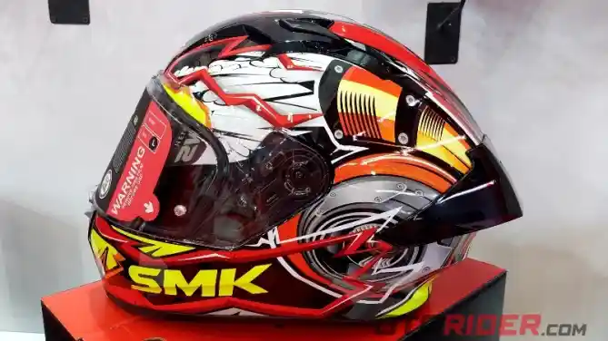 Helm SMK dan Studds di GIIAS 2023