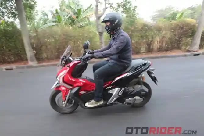 Honda ADV150 Panning