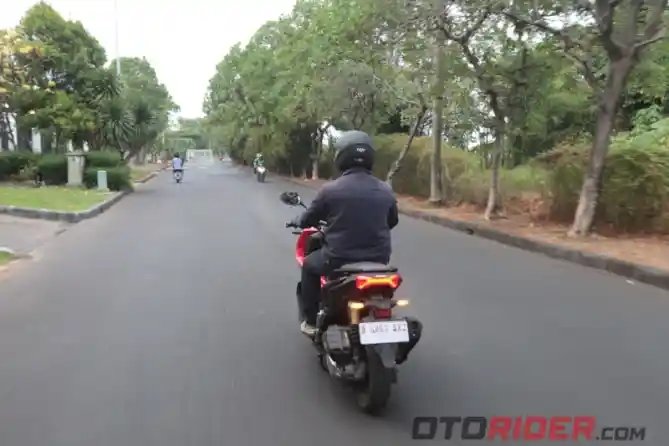 Honda ADV150 Panning