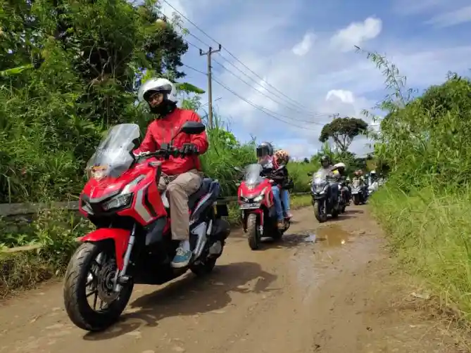 Honda ADV150 Panning