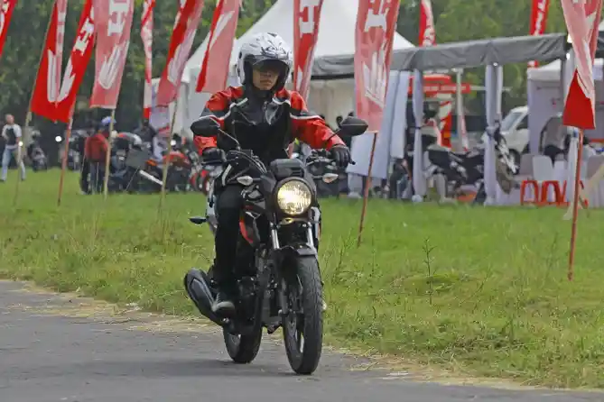 Honda CB150 Verza