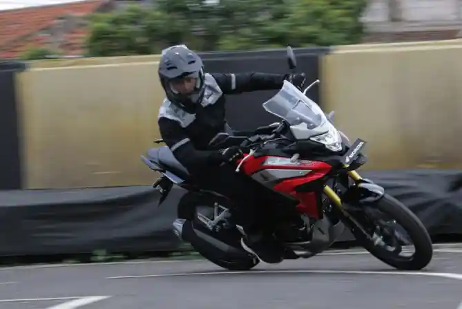 Honda CB150X Panning