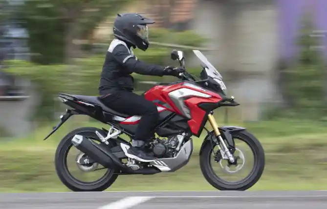 Honda CB150X Panning