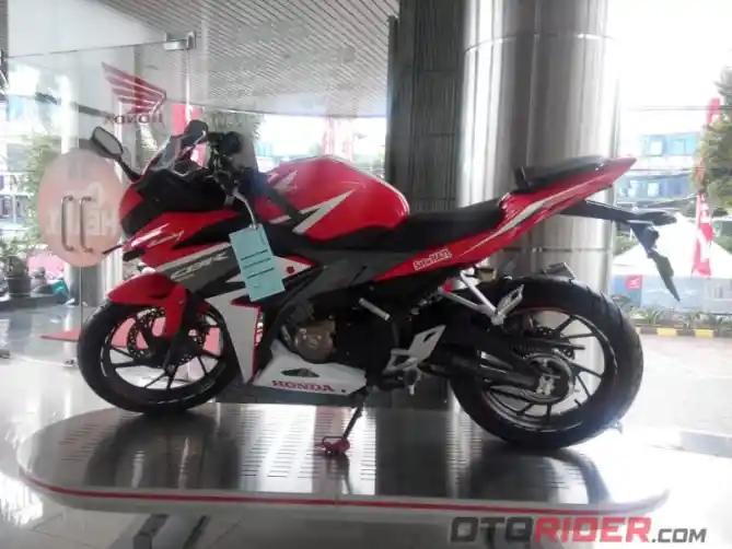 Honda CBR150R