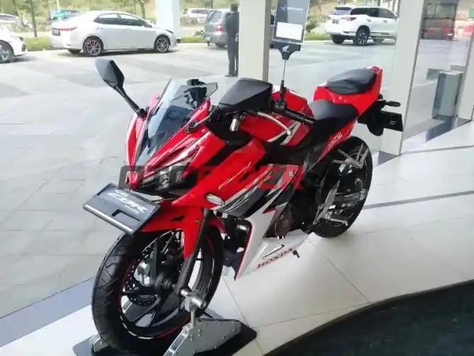 Honda CBR150R