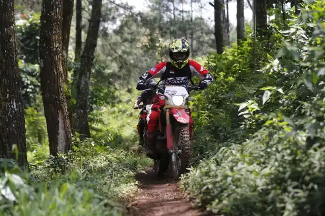 Honda CRF150L Day Leisure Adventure Camp