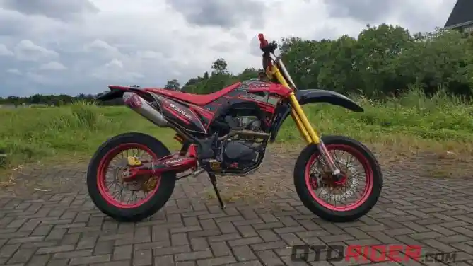 Honda CRF150L Supermotor Scarlet