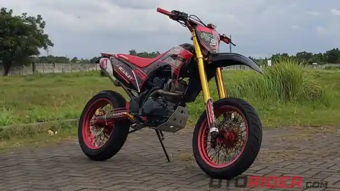 Honda CRF150L Supermotor Scarlet