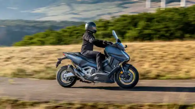 Honda Forza 750 Edisi Terbaru Resmi Meluncur