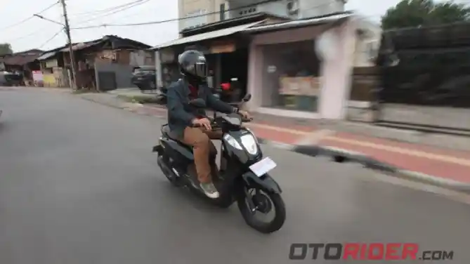 Honda Genio Panning