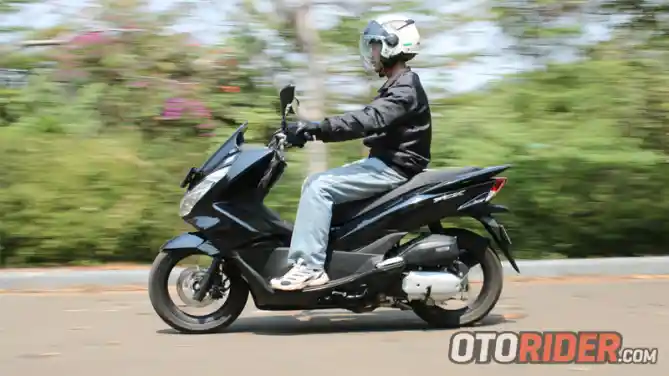 Honda PCX Panning