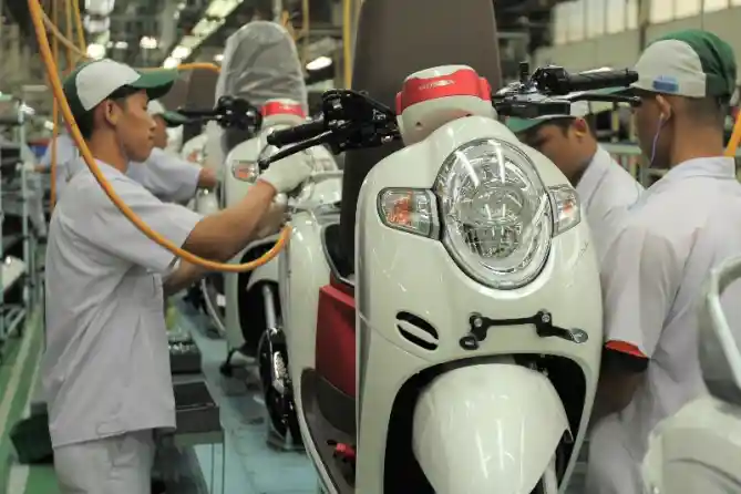 Honda Scoopy Stylish White Red