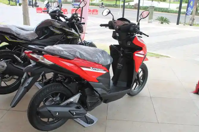 Honda Vario Merah