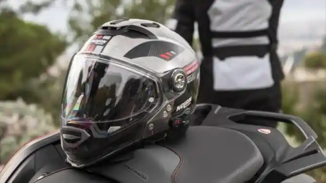 Helm Nolan N702 GT