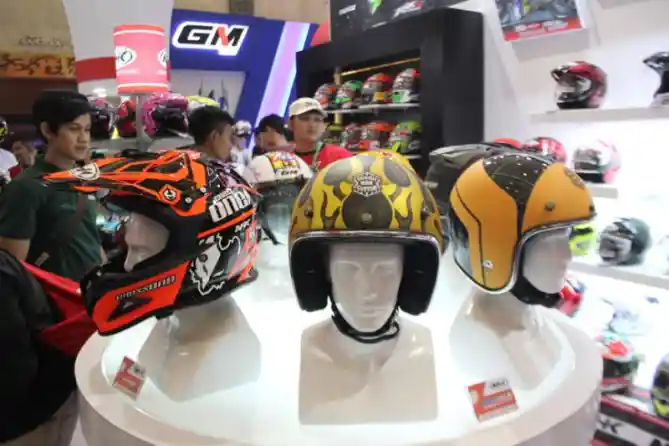 Helm Terbaru NHK Bubble Carbon