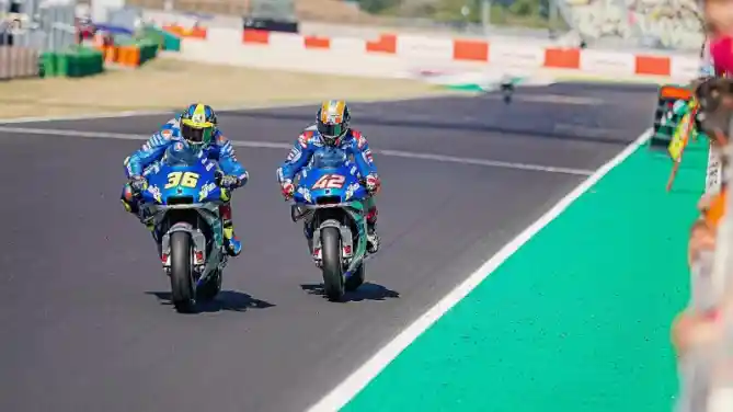 Joan Mir dan Alex Rins Suzuki Ecstar MotoGP