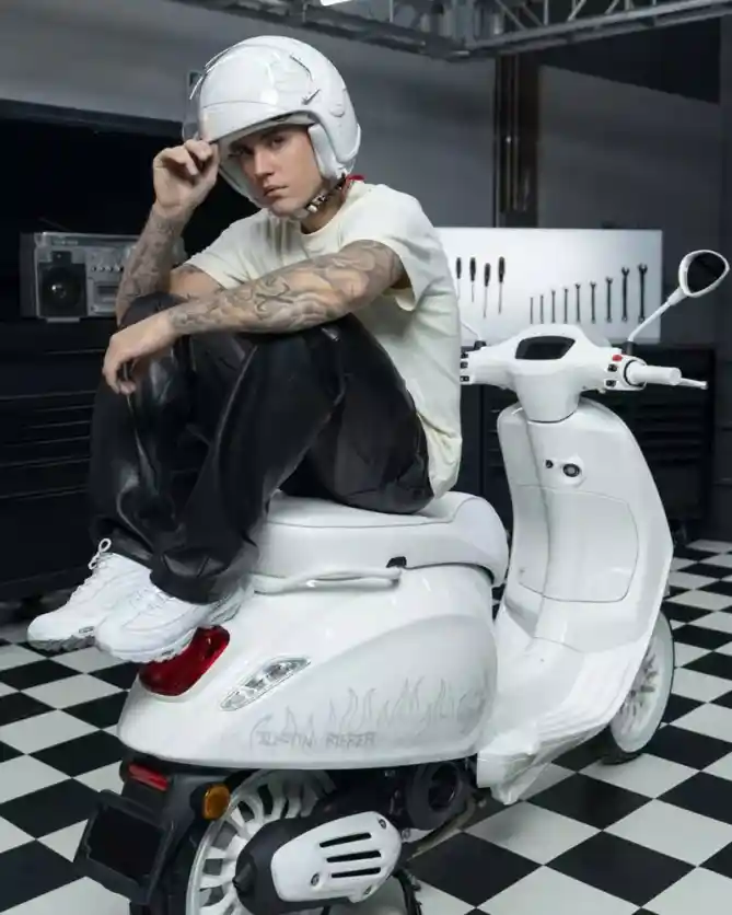 Justin Bieber Vespa