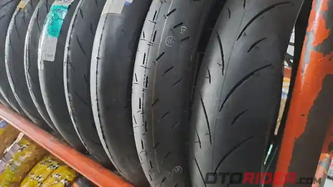 Katanya Lebih Cepat Habis, Berapa Lama Sih Masa Pakai Ban Soft Compound?