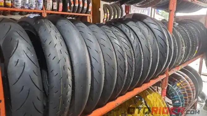 Katanya Lebih Cepat Habis, Berapa Lama Sih Masa Pakai Ban Soft Compound?