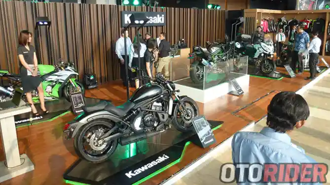 Kawasaki Booth GIIAS 2015