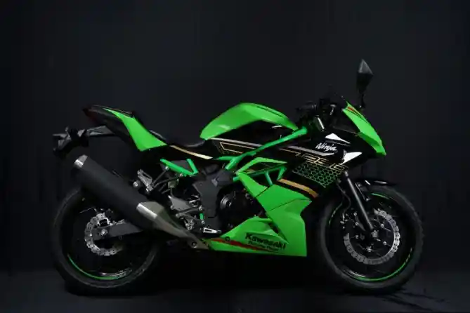 Kawasaki Ninja 250SL Livery KRT