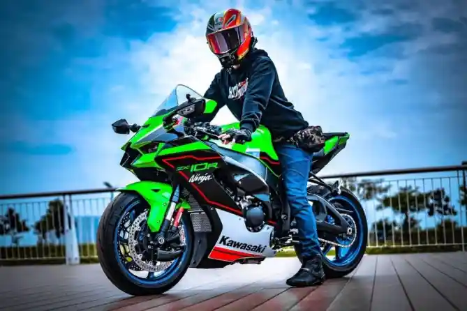 Kawasaki Ninja ZX-10R Pertama di Indonesia