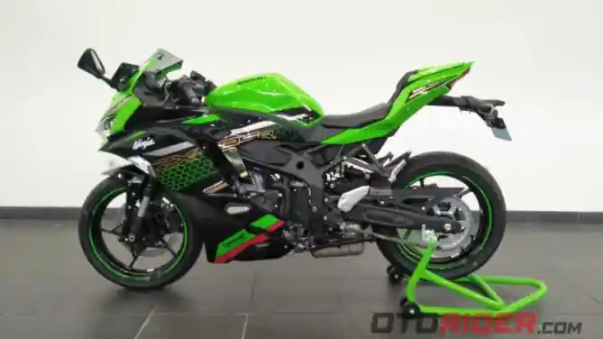 Kawasaki Ninja ZX-25R 2020