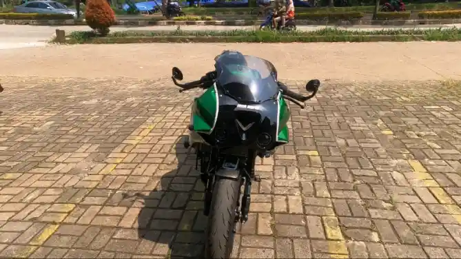 Kawasaki Ninja ZX-25R Cafe Racer