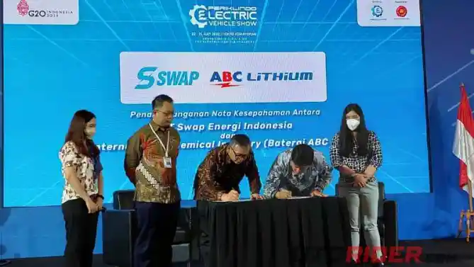 Kolaborasi SWAP dan Baterai ABC untuk Motor Listrik