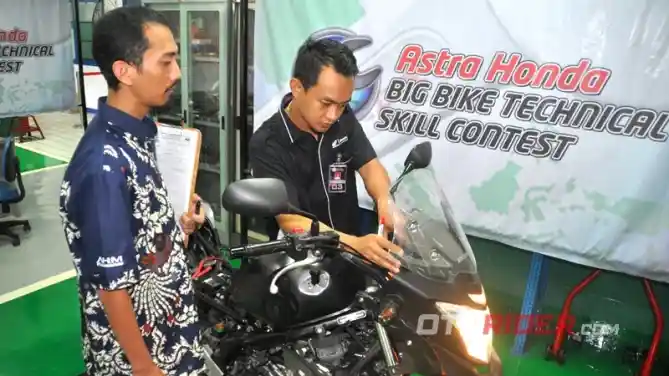 Kompetisi Big Bike Honda