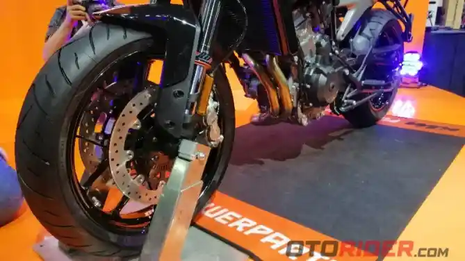 KTM Duke 790