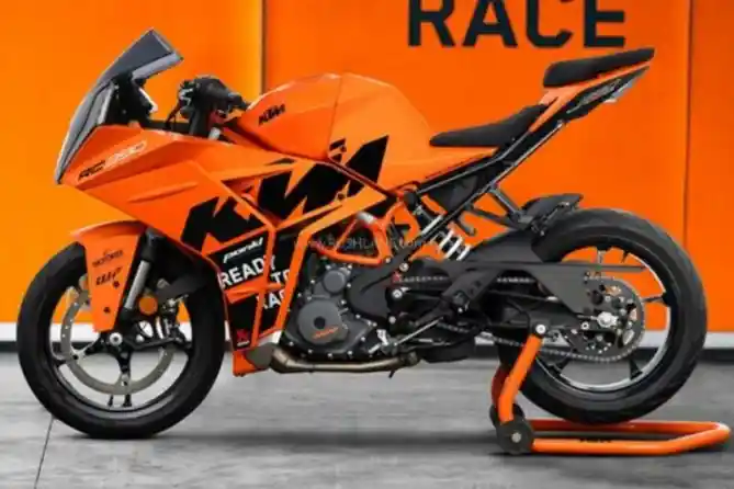 KTM RC390 dan RC200 Hadir dengan Warna Baru