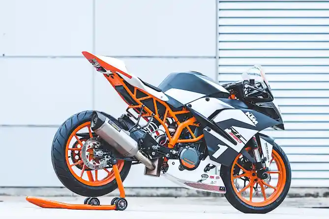 ktm rc390 racing